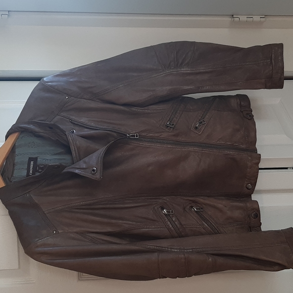 Small Danier Leather Jacket - Picture 4 of 7